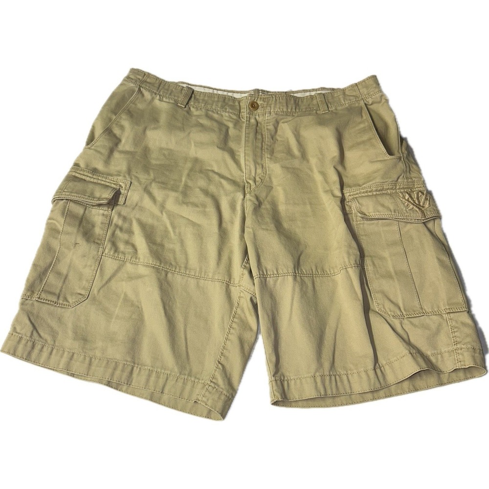 Timberland Men's Size 38 Waist Khaki Beige Cargo Shorts Big Logo Embroidered